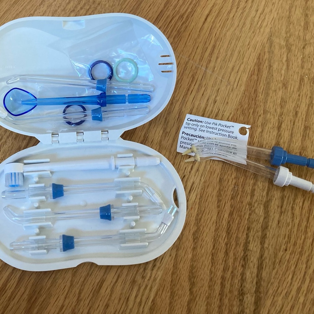 NWT WATERPIK/PIK POCKET Attachments in White Case